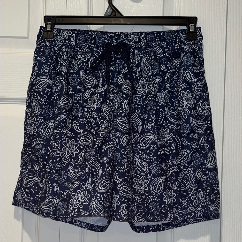 Merona Blue bandana Print swim trunks men’s medium
